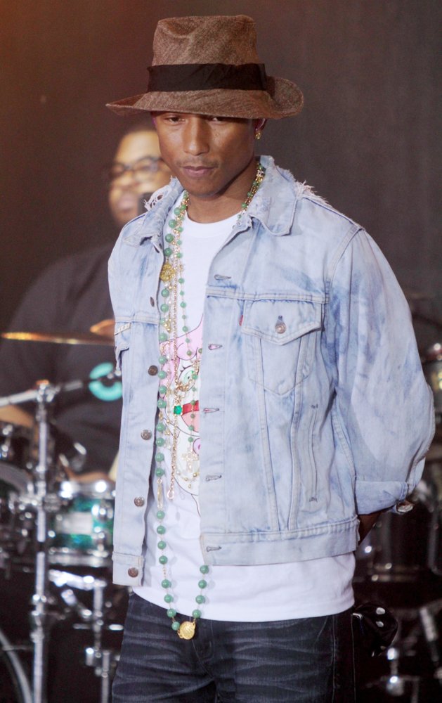 pharrell-williams-performs-live-on-the-today-show-02.jpg